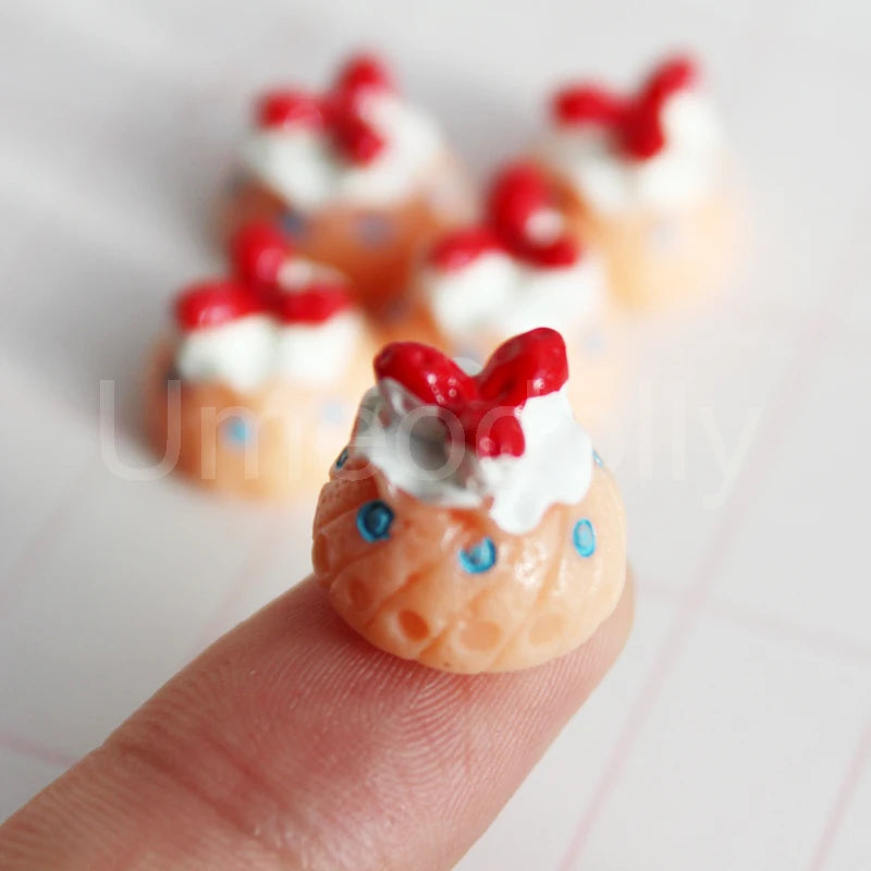 1/6 Scale Dollhouse Miniature Cake Bread DIY Dessert Mini Food for BJD Doll House Kitchen Furniture Accessories