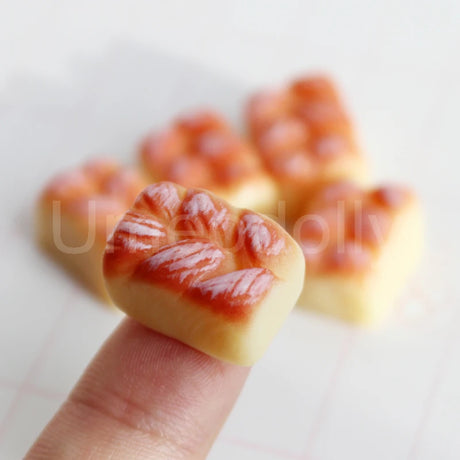 1/6 Scale Dollhouse Miniature Cake Bread DIY Dessert Mini Food for BJD Doll House Kitchen Furniture Accessories