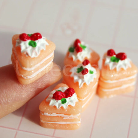 1/6 Scale Dollhouse Miniature Cake Bread DIY Dessert Mini Food for BJD Doll House Kitchen Furniture Accessories